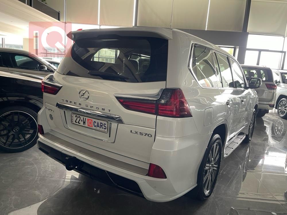 Lexus LX